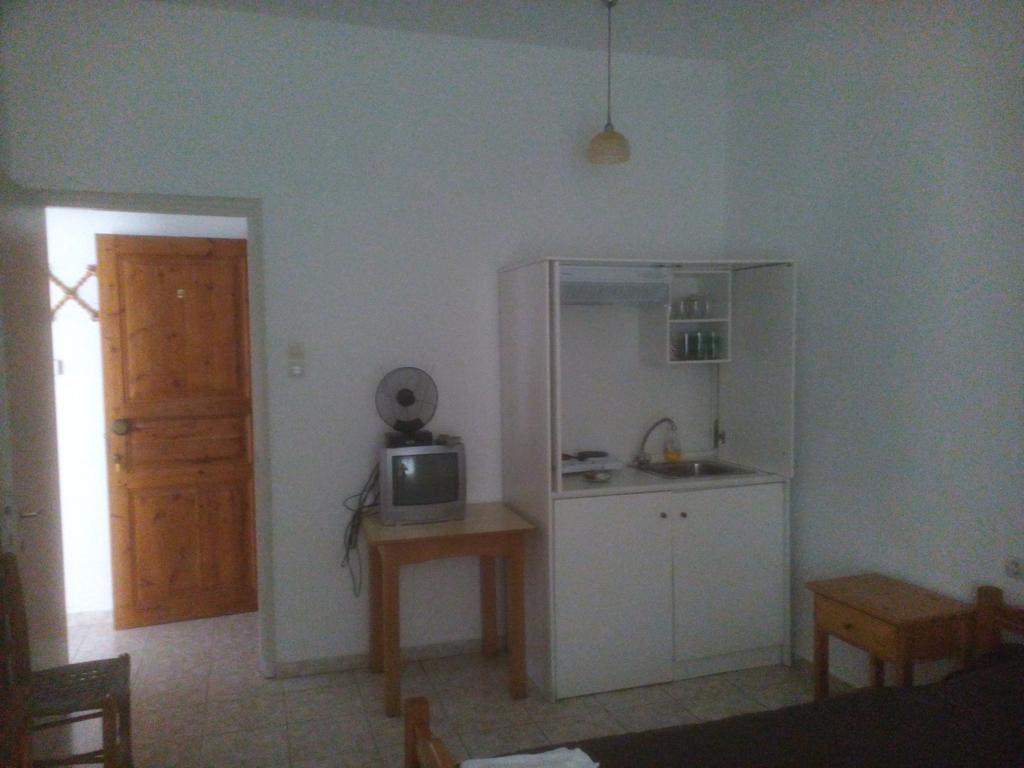 Karagiozos Studios & Apartments Skopelos Exterior foto